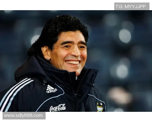 马拉多纳传世经典：足球之神的辉煌时刻