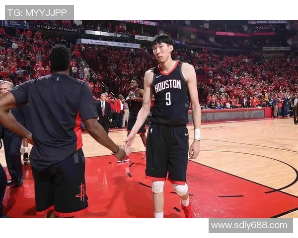 周琦正式加盟休斯敦火箭，书写中国篮球新篇章