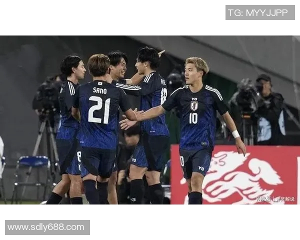 激烈对决日本队迎战巴拉圭队足球赛精彩瞬间回顾与分析
